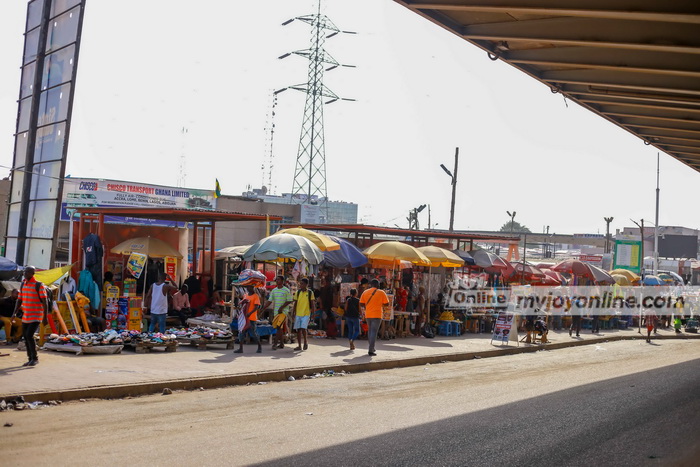 Accra: Traders take over bus stops