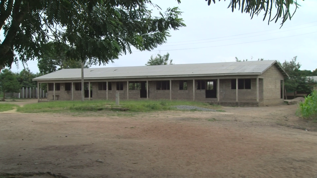 Building a Village Dream: Mafi Anfoe youth construct teachers' bungalow to improve education