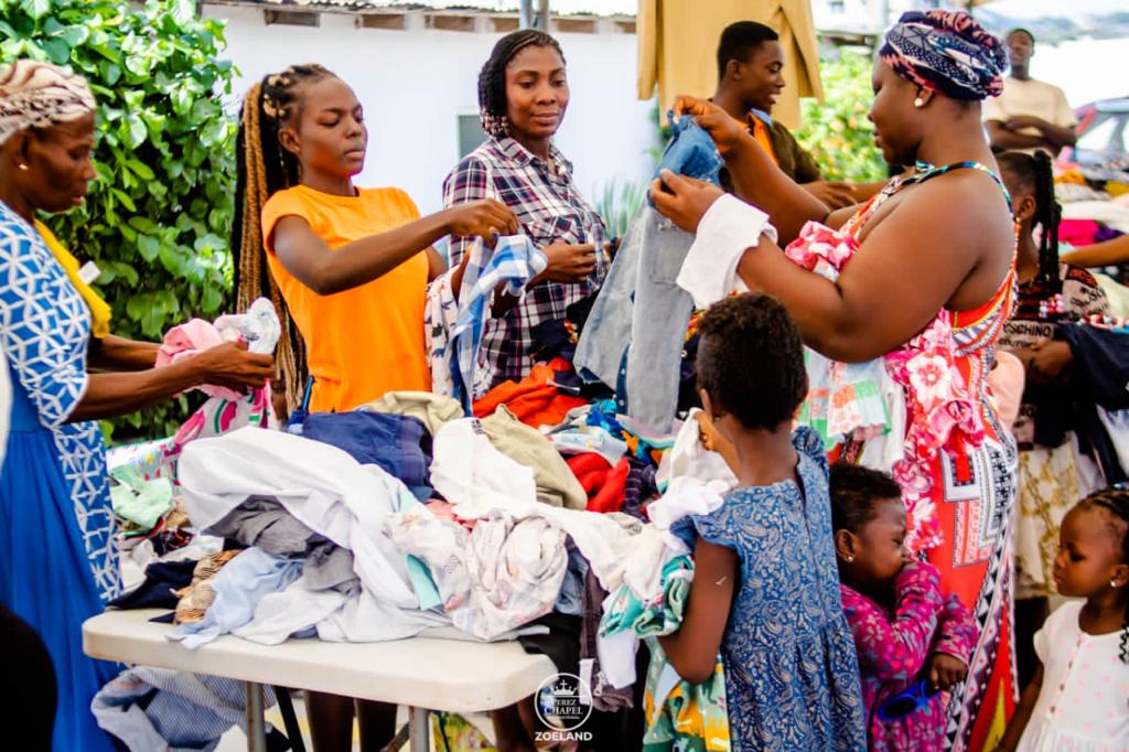 Perez Chapel Zoeland Mataheko branch donates to aged and needy