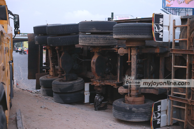 Falling truck spills scrap at Achimota Overhead, causes gridlock