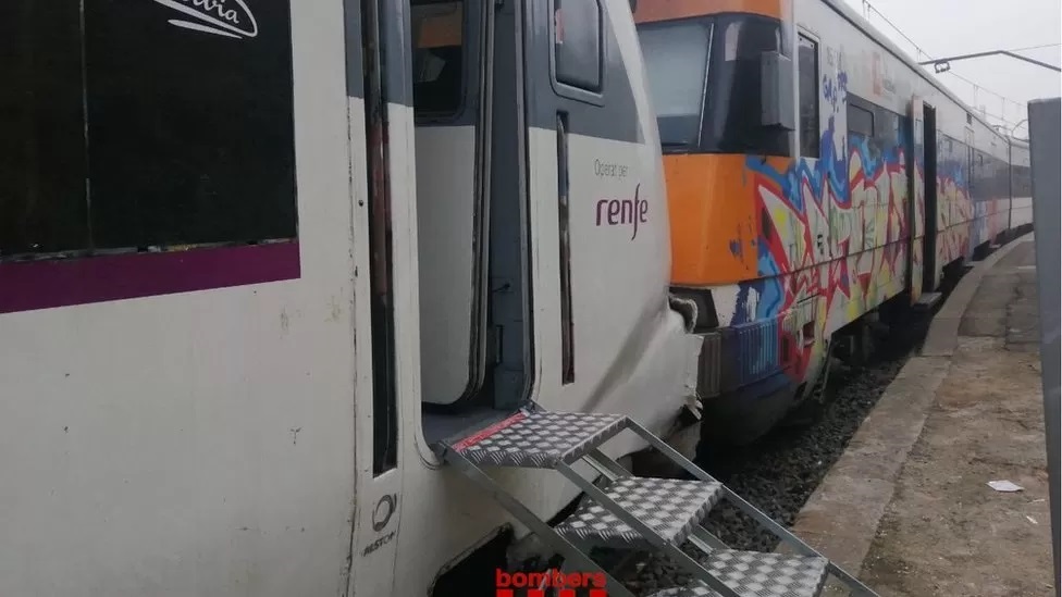 Más de 100 heridos en choque de trenes en España