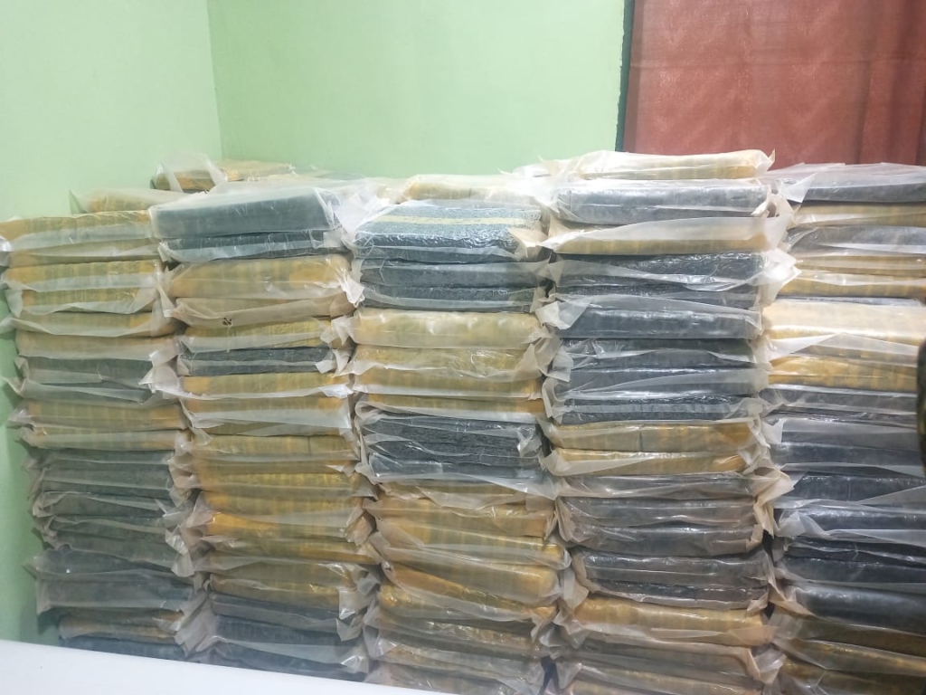 981 parcels of substances suspected to be marijuana seized