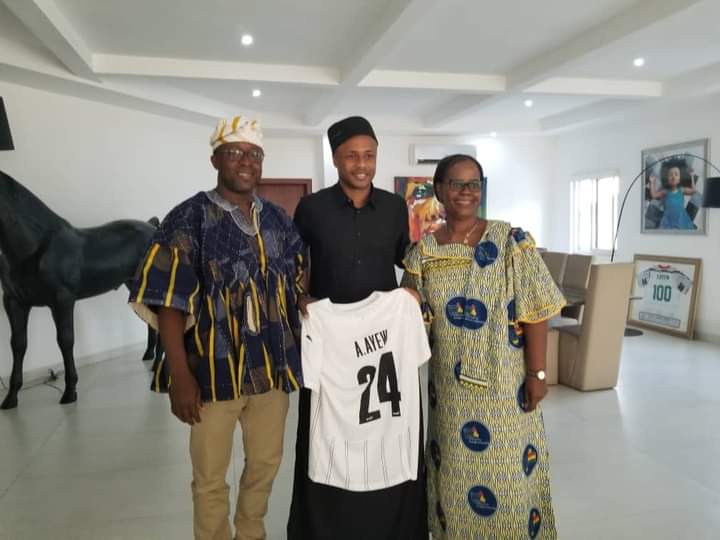 Leaders take responsibility and you did in difficult times - NSA to Andre Ayew Leaders take responsibility and you did in difficult times - NSA to Andre Ayew