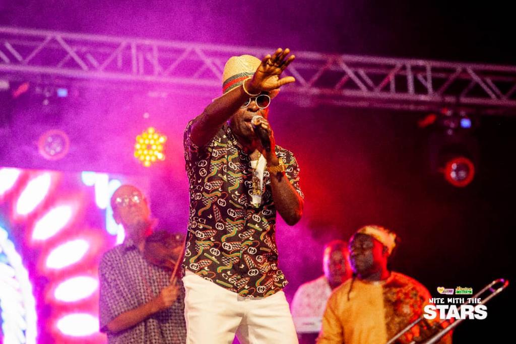 Thousands of patrons swept off their feet at Luv/Nhyira FM Nite with the Stars