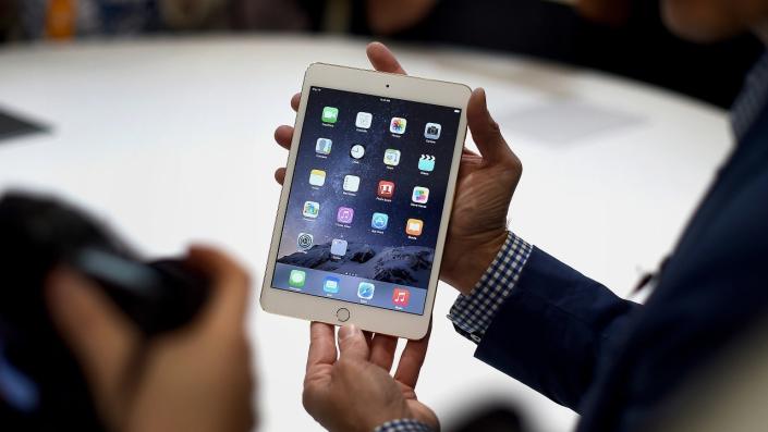 Apple users with certain old iPhone, iPad devices should install this security update Apple users with certain old iPhone, iPad devices should install this security update