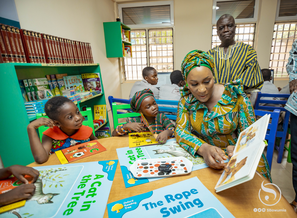 Samira Bawumia donates over 200,000 books to 64 schools