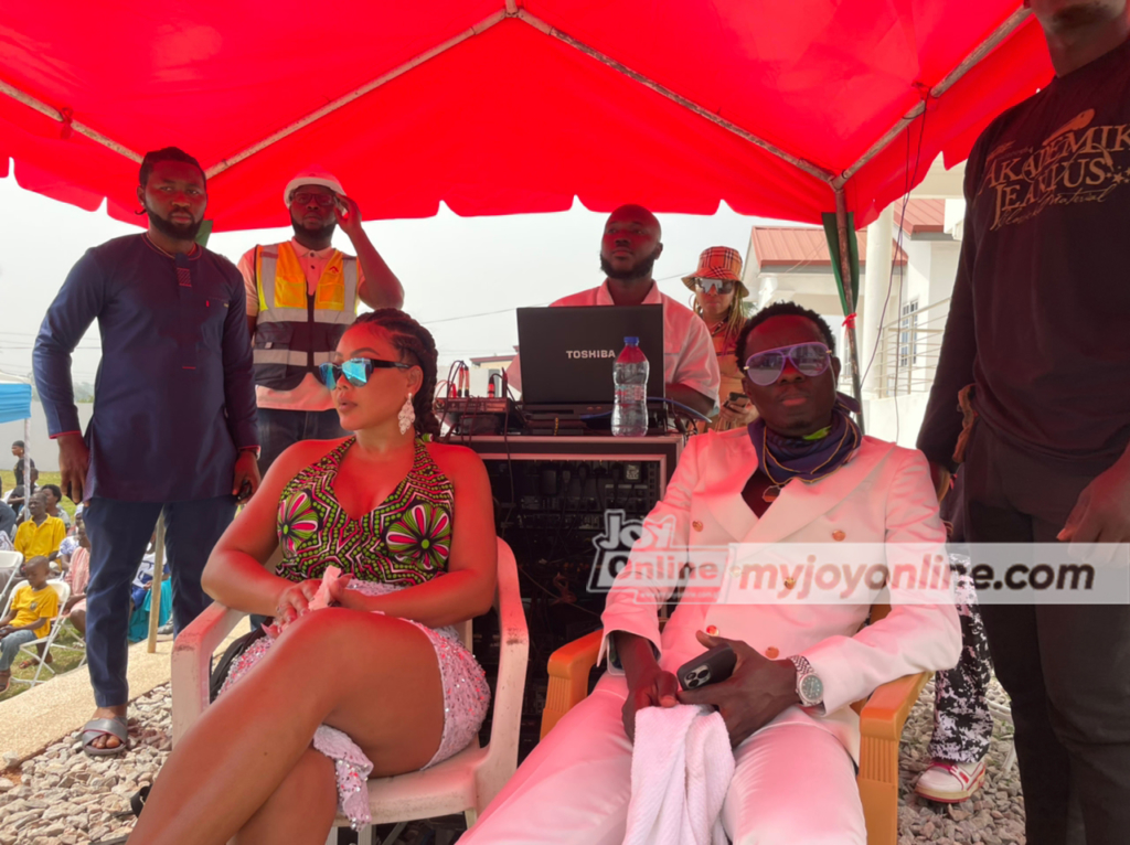 Ghanaian-American comedian Michael Blackson commissions his school in Agona Nsaba