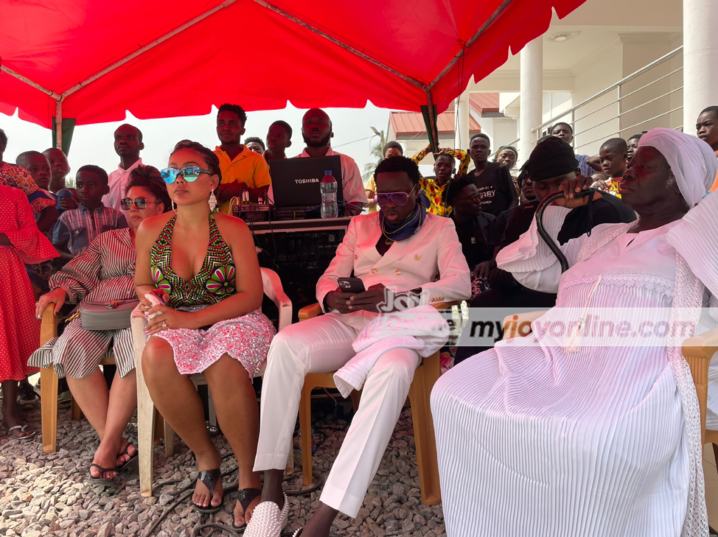 US-based Ghanaian comedian Michael Blackson commissions his school in Agona Nsaba