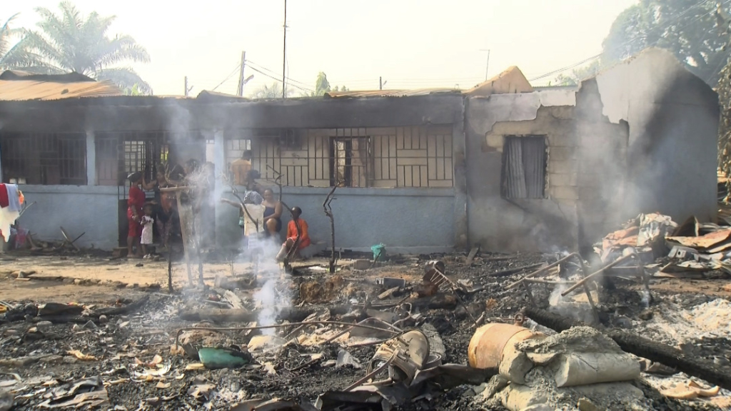 Scores rendered homeless as fire destroys homes at Sofoline in Kumasi Scores rendered homeless as fire destroys homes at Sofoline in Kumasi
