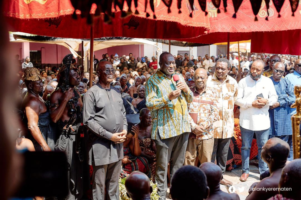 Otumfuo pledges to support Alan Kyerematen’s flagbearership bid with prayers