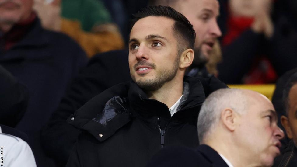 Wolves sign Spain winger Pablo Sarabia from Paris St-Germain for £4.4m