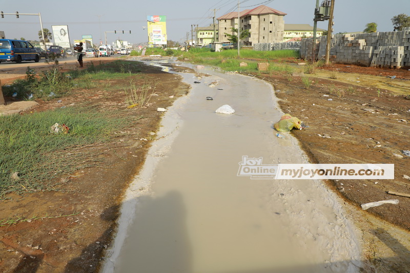 Waste water pours freely on Accra-Kasoa road