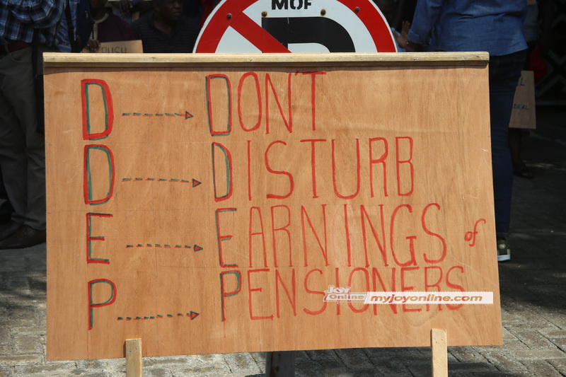 DDEP: The picketing pensioners, their moods and messages
