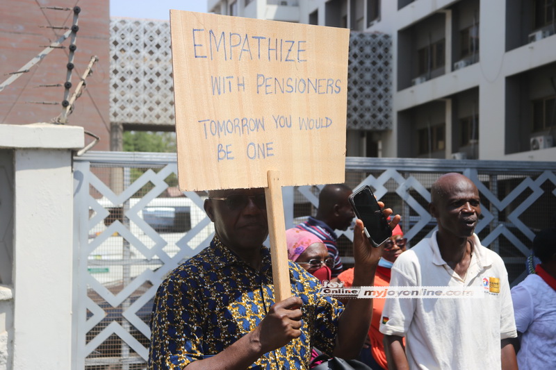 DDEP: The picketing pensioners, their moods and messages