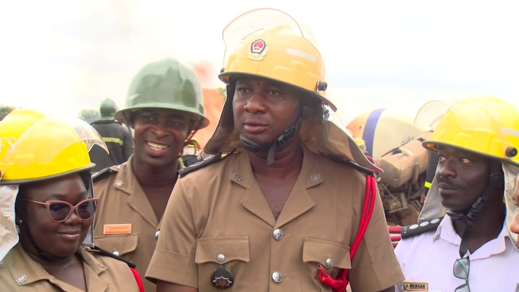 Fire fighters commended for saving Sokoban-Ampayoo community from gas tanker explosion Fire fighters commended for saving Sokoban-Ampayoo community from gas tanker explosion