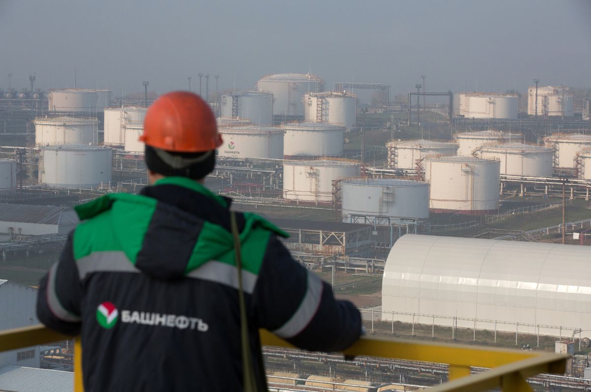 Tanker unloads Russian crude in Ghana after 6-week wait