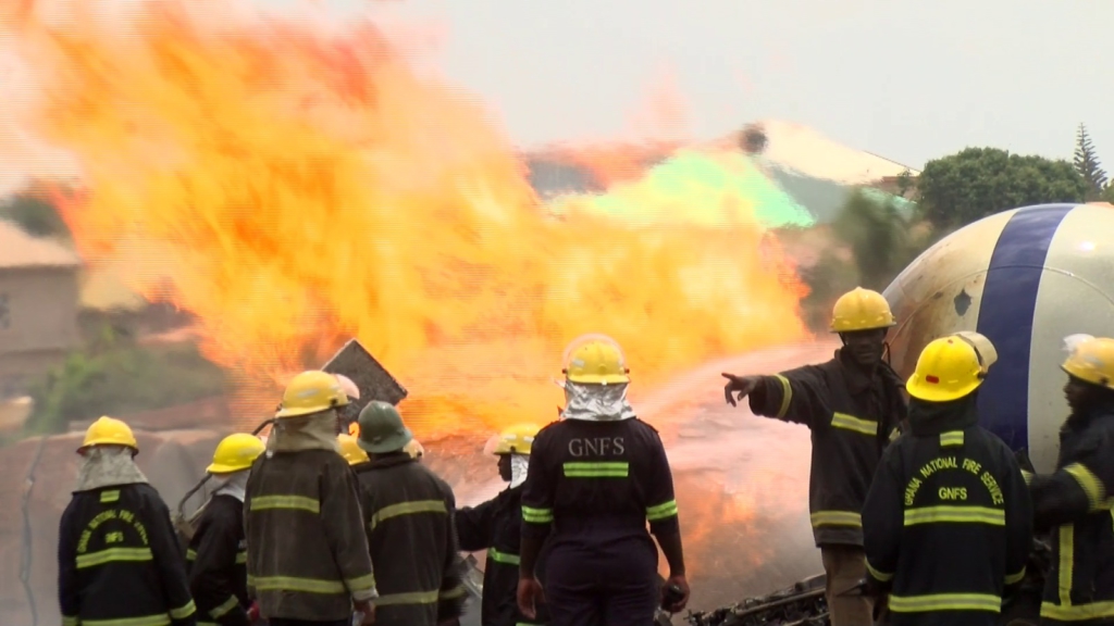 Fire fighters commended for saving Sokoban-Ampayoo community from gas tanker explosion Fire fighters commended for saving Sokoban-Ampayoo community from gas tanker explosion