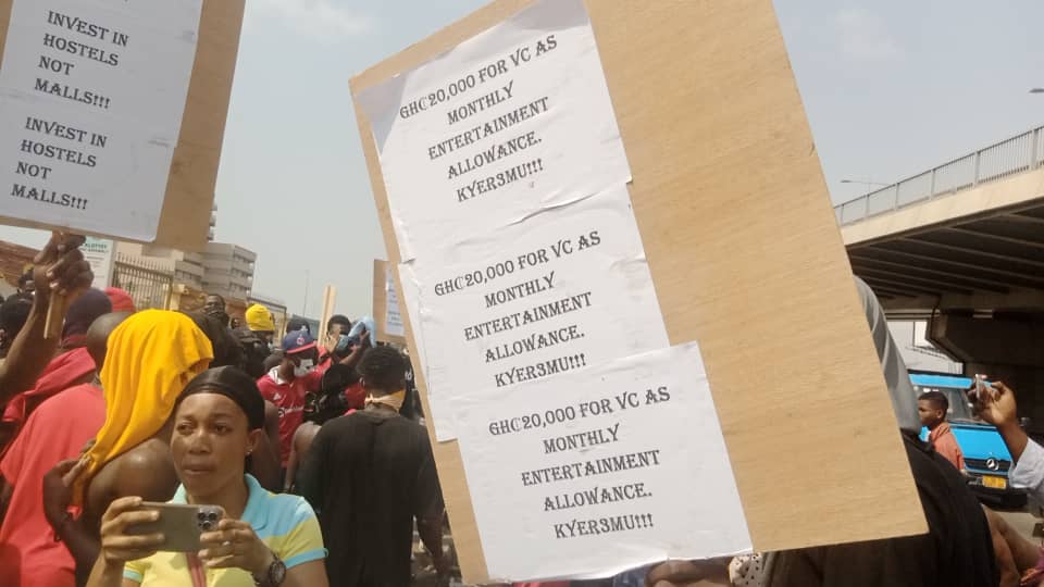 Concerned UG Students embark on 'Ya Br3 Mo' Demo Concerned UG Students embark on 'Ya Br3 Mo' Demo