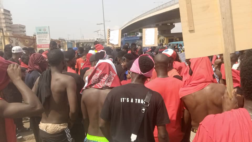 Concerned UG Students embark on 'Ya Br3 Mo' Demo Concerned UG Students embark on 'Ya Br3 Mo' Demo