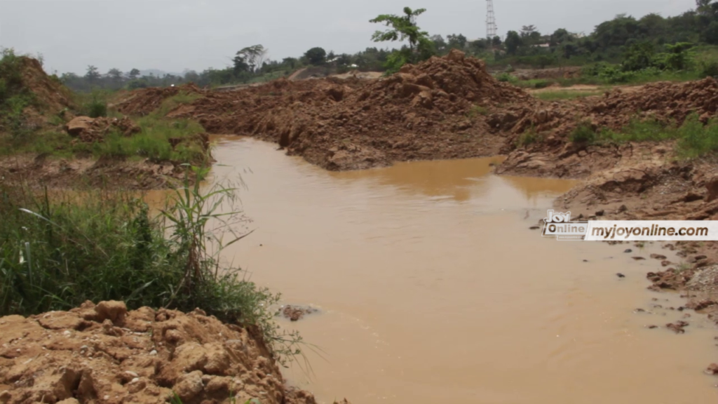 Illegal miners encroaching section of Accra-Kumasi highway arrested Illegal miners encroaching section of Accra-Kumasi highway arrested