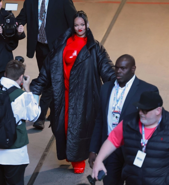 Pregnant Rihanna soars through her hits in Super Bowl 2023 halftime show