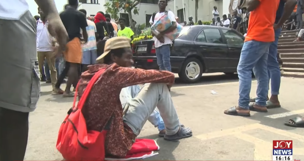 Students clash with police at UG while protesting management's 'silence' on accommodation crisis Students clash with police at UG while protesting management's 'silence' on accommodation crisis