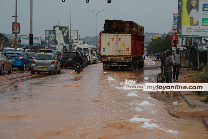 Waste water flowing on Accra-Kasoa highway turns foamy