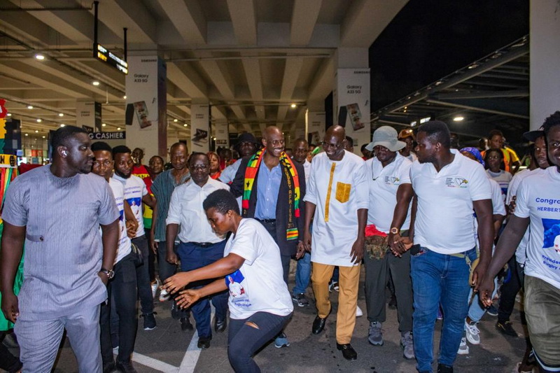 Photos: Newly-elected Rugby Africa President Herbert Mensah returns home