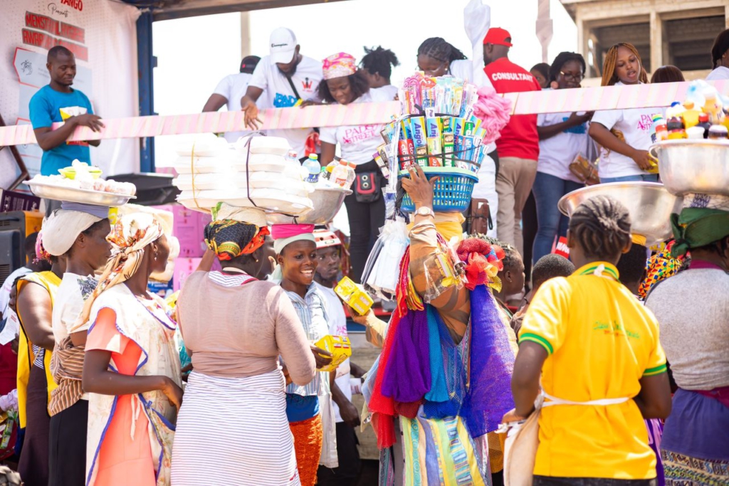 IWD: Renowned MC 1Mr_Wazza distributes sanitary pads among street hawkers, market women