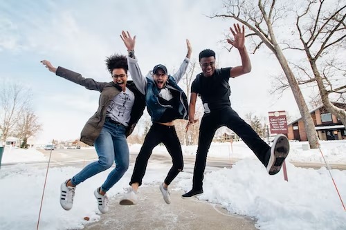 5 ways to keep your friendships strong even when life is hectic 5 ways to keep your friendships strong even when life is hectic