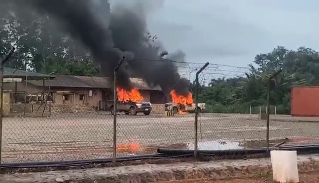 Workers of Golden Star Wassa Mine run for their lives as illegal miners set company on fire Workers of Golden Star Wassa Mine run for their lives as illegal miners set company on fire
