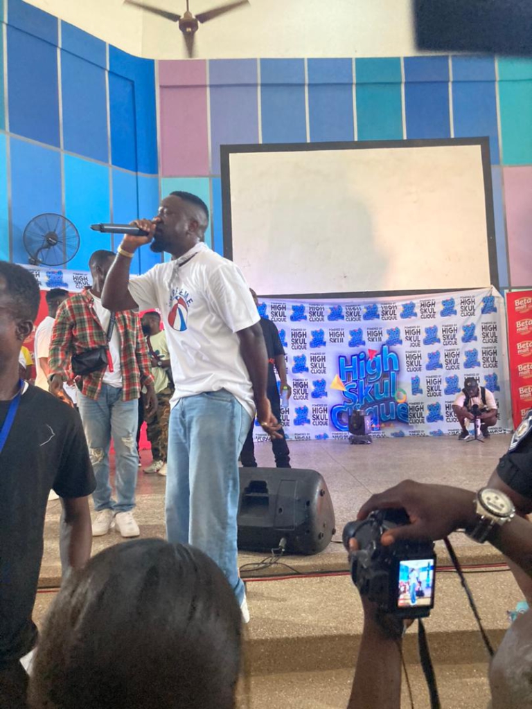 Sarkodie thrills students at Yaa Asantewaa Girls Senior High School