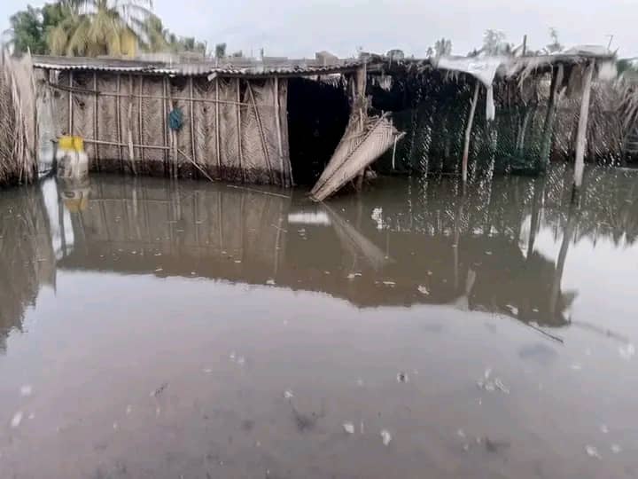 Hundreds displaced by tidal waves, schools closed at Agorkedzi