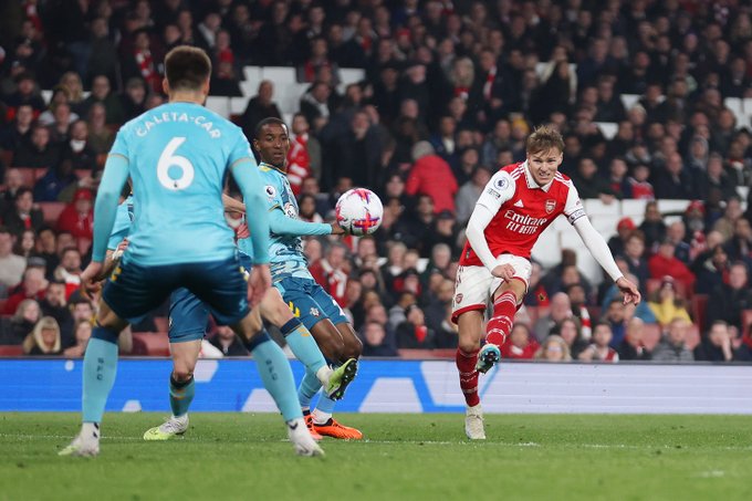 Arsenal come from behind to draw against Southampton 2 Arsenal