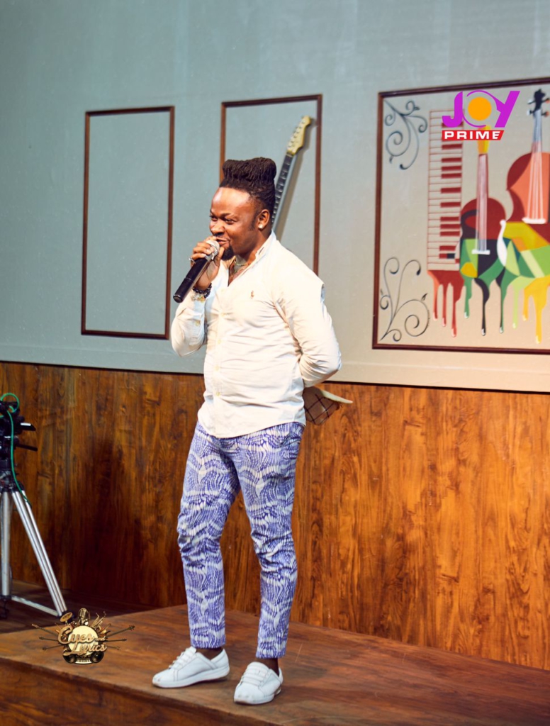 Johnny Walker 'walks' about 500km to audition for Joy Prime's Cues and Lyrics