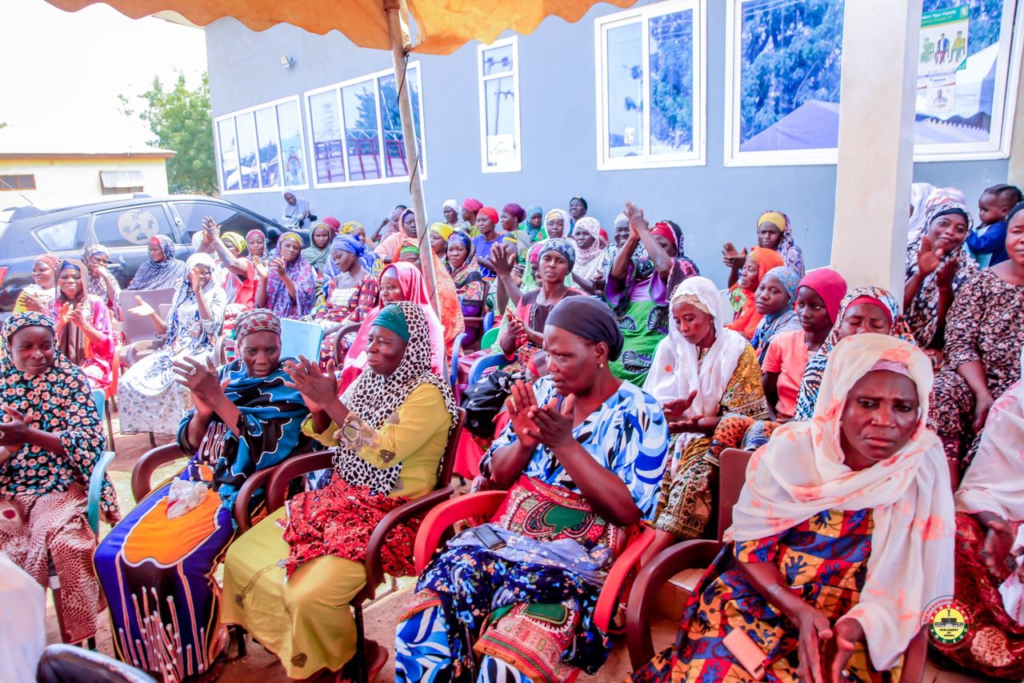 Amin Anta presents 600 women in Karaga with interest-free loans