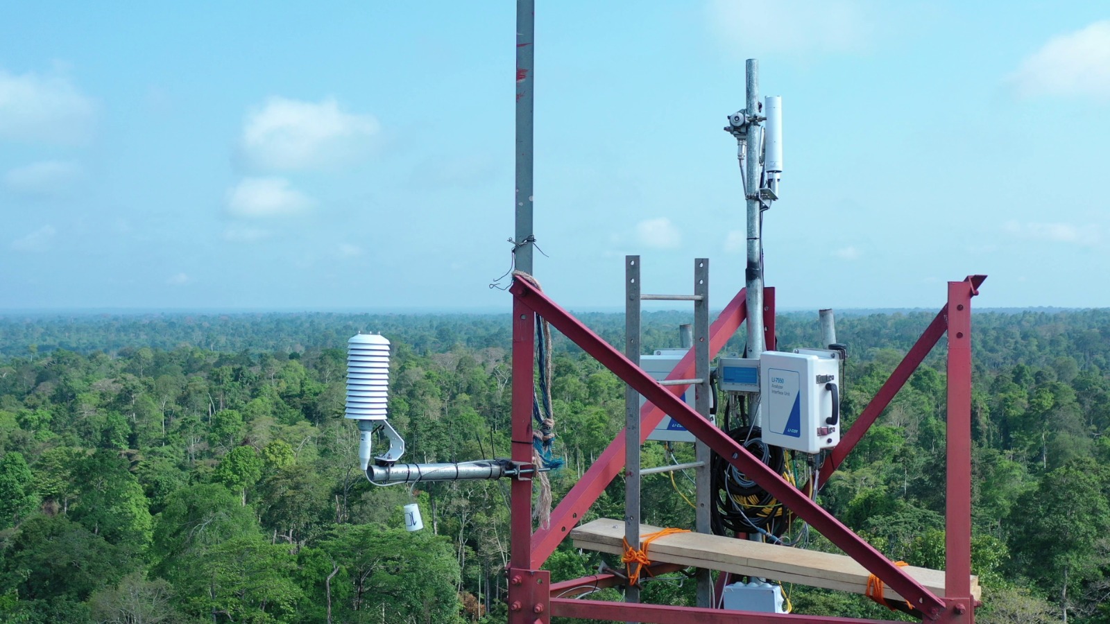 Modern equipment installed to help measure carbon flux dynamics within Bia Tano Forest Reserve - Vimarsana News