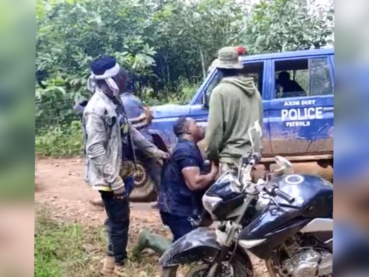 Axim: Police officer was smart enough to plead – Toobu on officer attacked in viral video 2 WhatsApp Image 2023 04 03 at 08.52.23 1