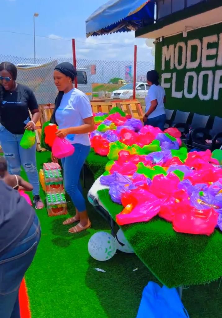 Modern Floors feeds 200 children to mark 1 Year Anniversary of Tema-Ashaiman Showroom - Vimarsana News