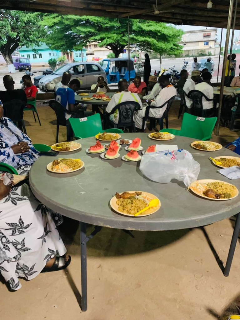 Ramadan: Yamboni Iftar project feeds 300 in Kumasi