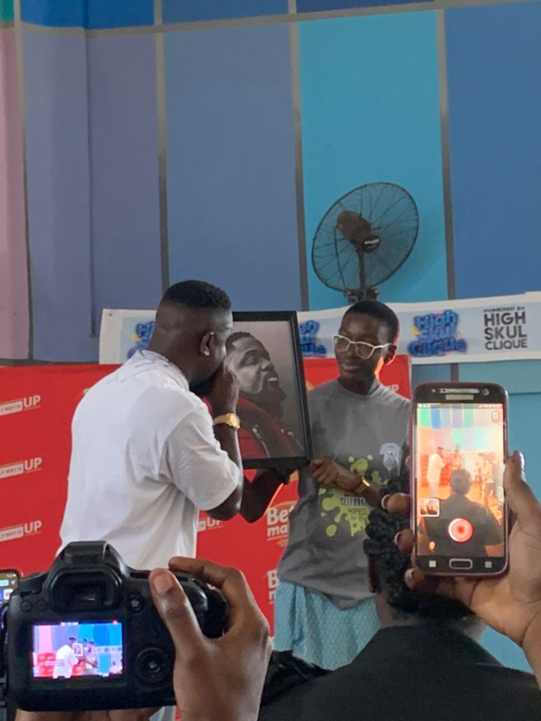 Sarkodie thrills students at Yaa Asantewaa Girls Senior High School Sarkodie thrills students at Yaa Asantewaa Girls Senior High School