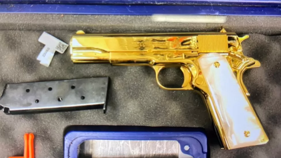 US women arrested in Sydney with golden gun in luggage