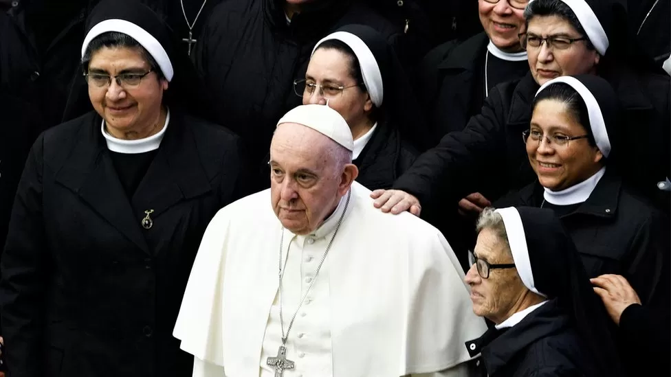 Pope Francis gives women historic right to vote at meeting