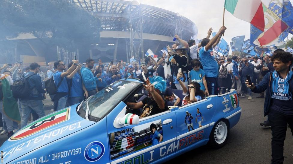 Napoli forced to wait for Serie A title after draw
