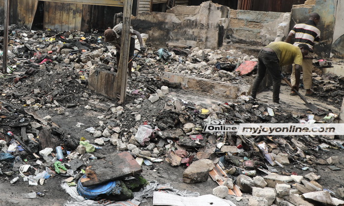 Photos: Shop owners count losses after Sunday’s fire outbreak at Kwame Nkrumah Interchange