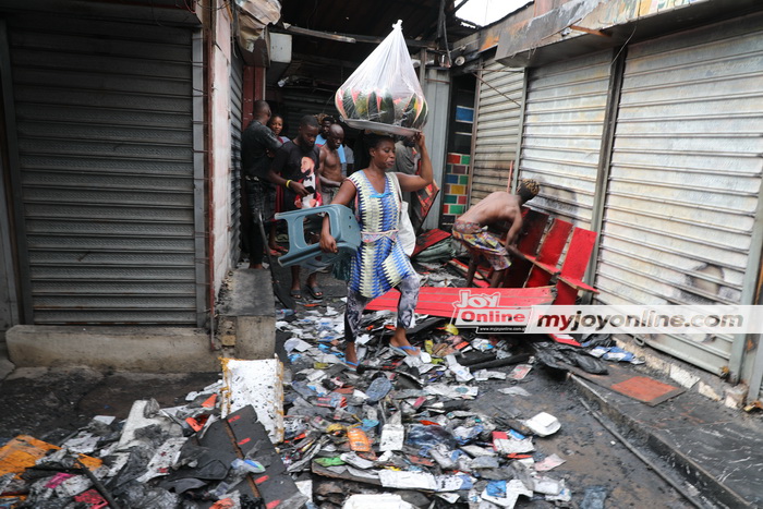 Photos: Shop owners count losses after Sunday’s fire outbreak at Kwame Nkrumah Interchange