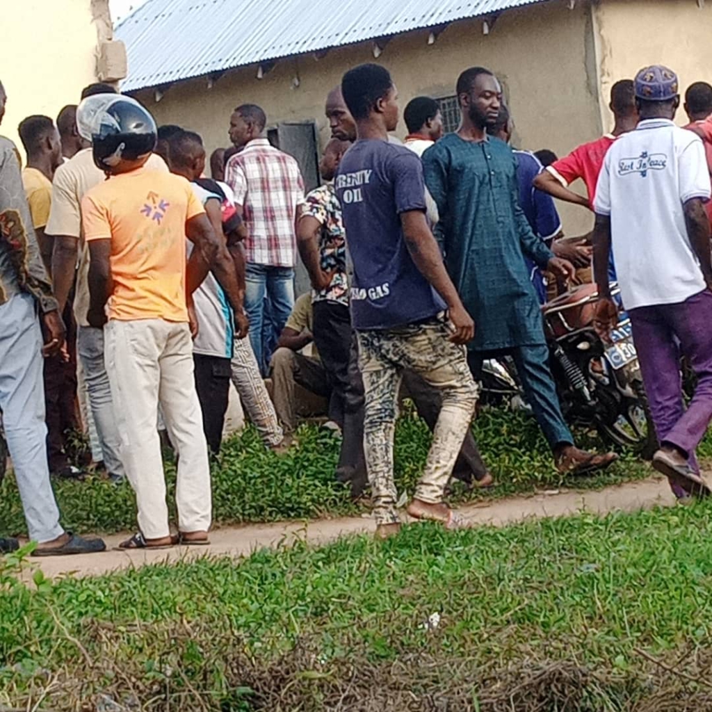 Motor rider dies after crashing pregnant woman to death in Damongo Motor rider dies after crashing pregnant woman to death in Damongo