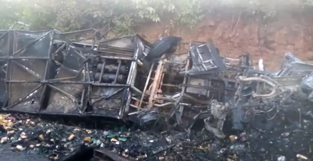 Five burnt to ashes in crash on Techiman-Kintampo Highway