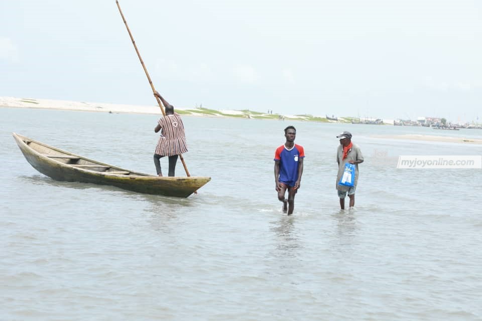 Accra: 9 children dead after boat capsized at Faanaa-Bortianor Accra: 9 children dead after boat capsized at Faanaa-Bortianor