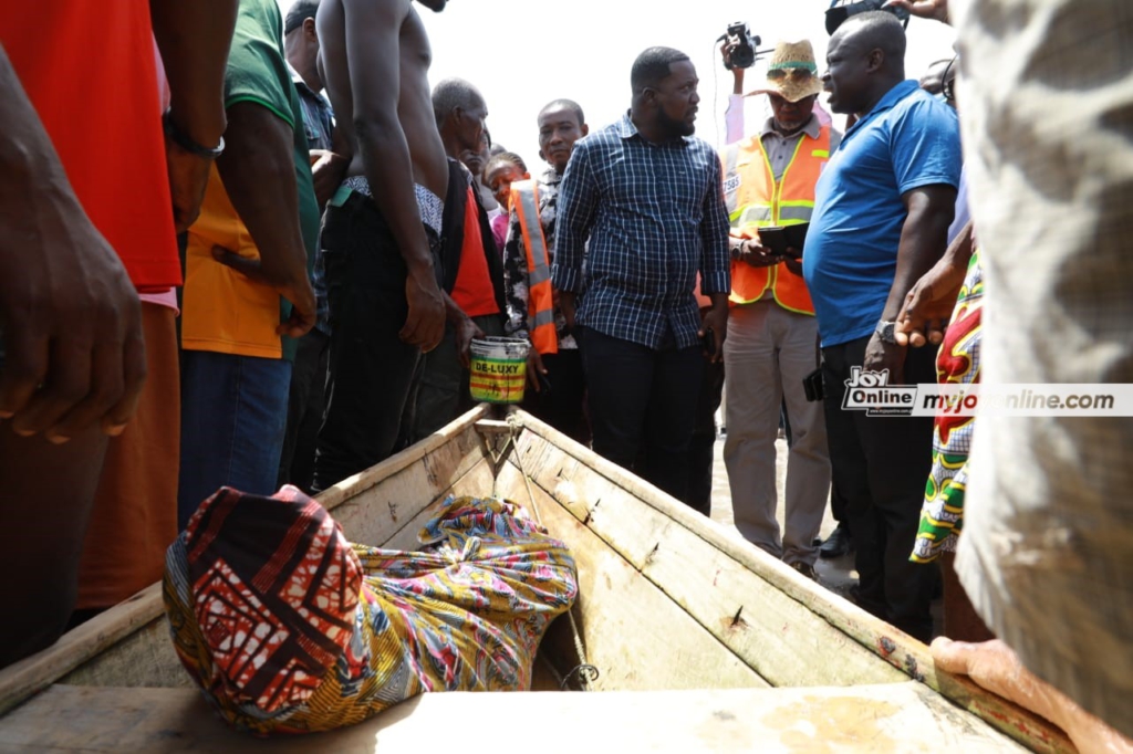 Accra: 9 children dead after boat capsized at Faanaa-Bortianor Accra: 9 children dead after boat capsized at Faanaa-Bortianor